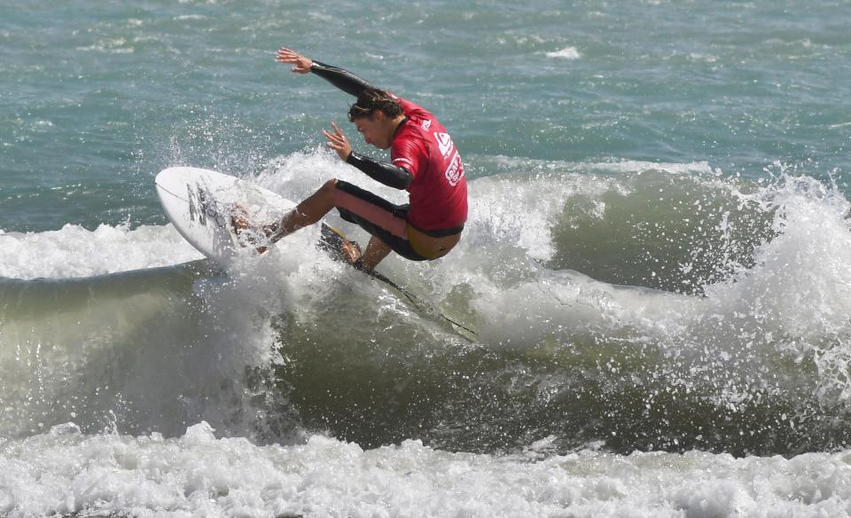 Evan Geiselman competing in a heat in 2022 at the Cocoa Beach Ron Jon Surf Shop Beach 'N Boards Fest at Shepard Park.