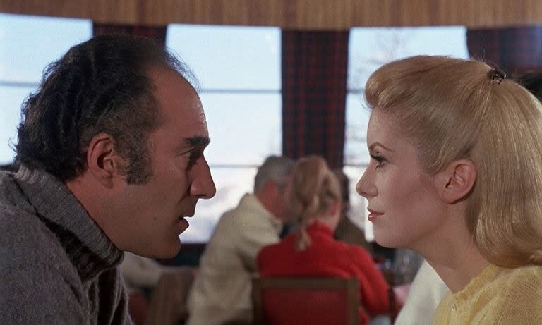 Catherine Deneuve y Michel Piccoli, en Belle de jour (1967), la recordada película de Luis Buñuel