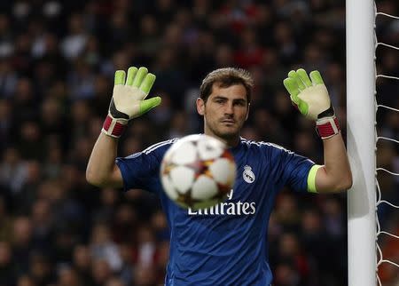 Real Madrid's goalkeeper Iker Casillas reacts during their Champions League Group B soccer match against Liverpool at Santiago Bernabeu stadium in Madrid November 4, 2014. REUTERS/Susana Vera