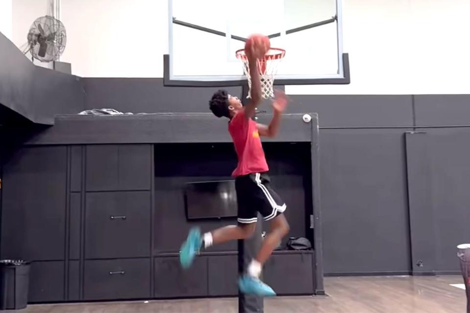 <p>Kimora Lee Simmons/Instagram</p> Kimora Lee Simmons son Kenzo dunking