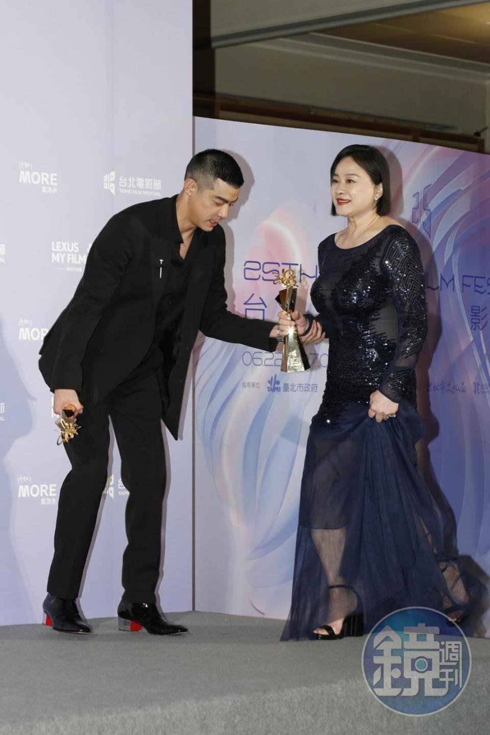 王柏傑（左）、陸小芬（右）分別奪得今年的台北電影獎最佳男、女主角獎。