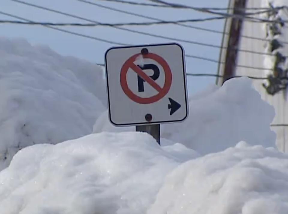 Record snowfall in Lucan, Ont. in December 2010