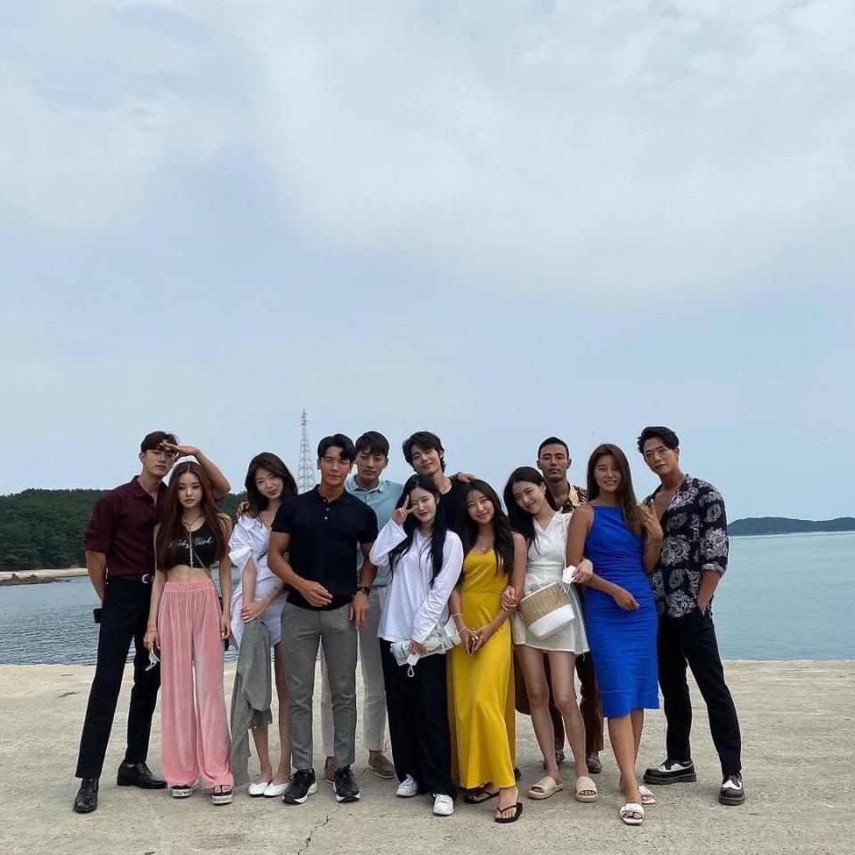 Netflix的韓國戀愛實況節目《單身即地獄》找來六男六女在「地獄島」生活9日8夜 (圖片來源: 《單身即地獄》節目宣傳照)