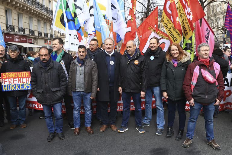 Los líderes sindicales se reúnen antes de una manifestación, el martes 7 de marzo de 2023 en París