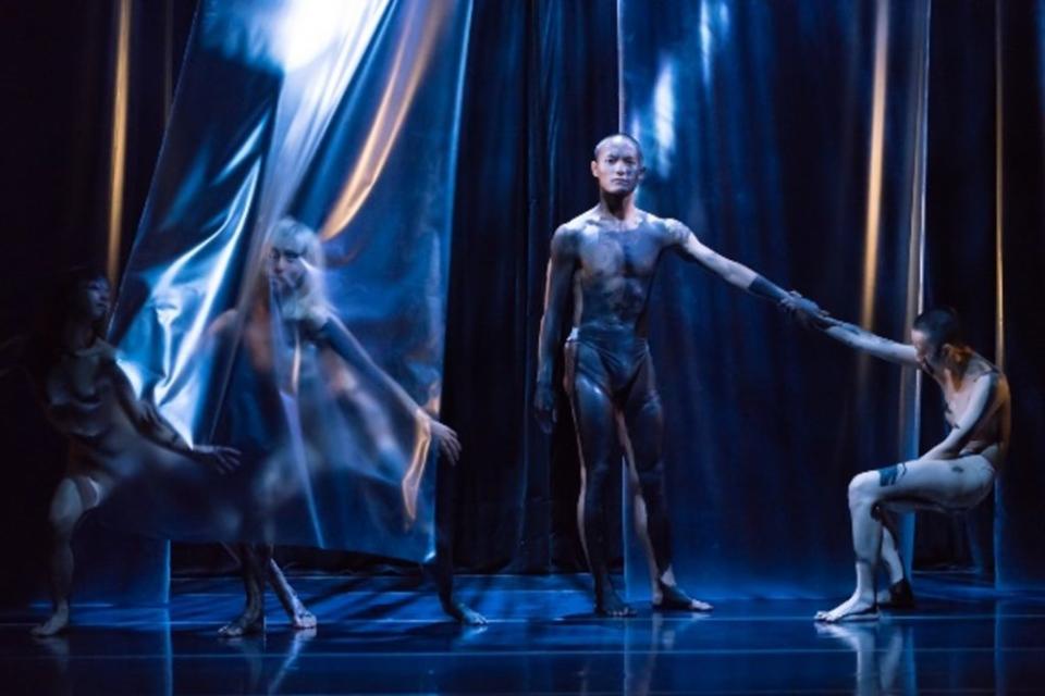 風乎舞雩舞團《Identity 2.0》作品，以燈光設計入圍世界劇場設計競賽專業組。（風乎舞雩舞團提供）