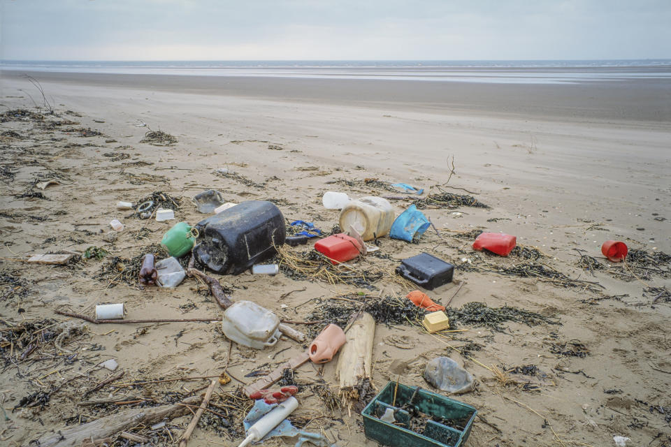 Wohin mit dem Strandmüll? Die dänische Stadt Slagelse lässt ihn ins Meer entsorgen. (Symbolbild: Getty Images)