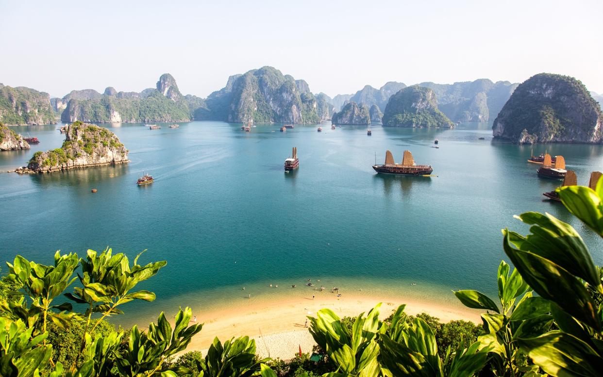 Halong Bay - © Alex Stoen