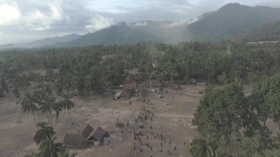 The Semeru eruption left nearby villages covered in ash – forcing residents to flee. Antara TV/Wikimedia Commons, <a href="http://creativecommons.org/licenses/by/4.0/" rel="nofollow noopener" target="_blank" data-ylk="slk:CC BY;elm:context_link;itc:0;sec:content-canvas" class="link ">CC BY</a>