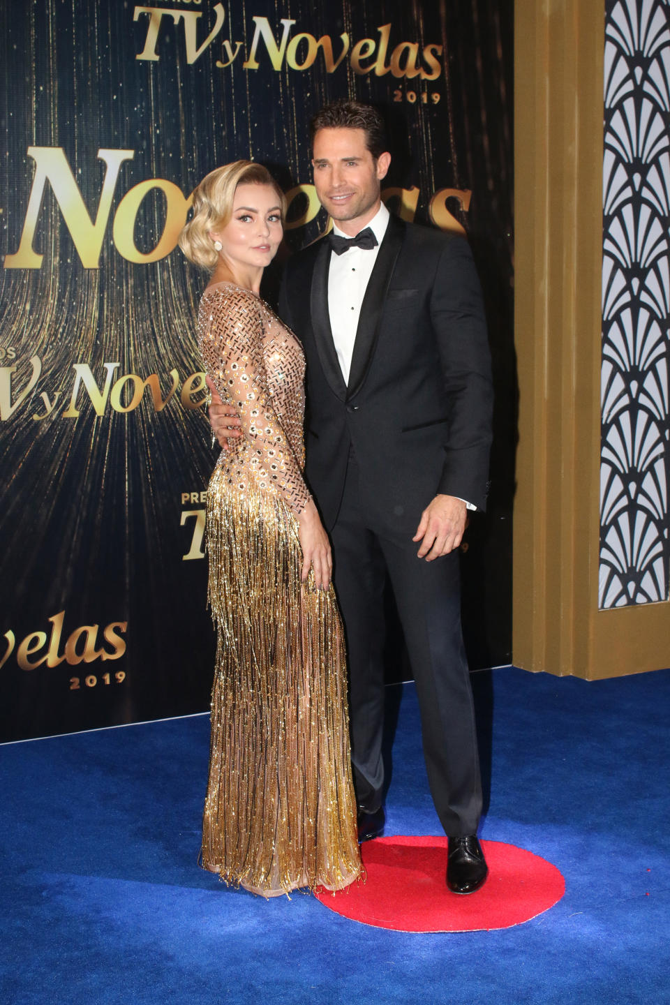 Angelique Boyer y Sebastián Rulli durante los premios 'TV y Novelas' en Campo Marte en México (Photo by Adrián Monroy/Medios y Media/Getty Images)