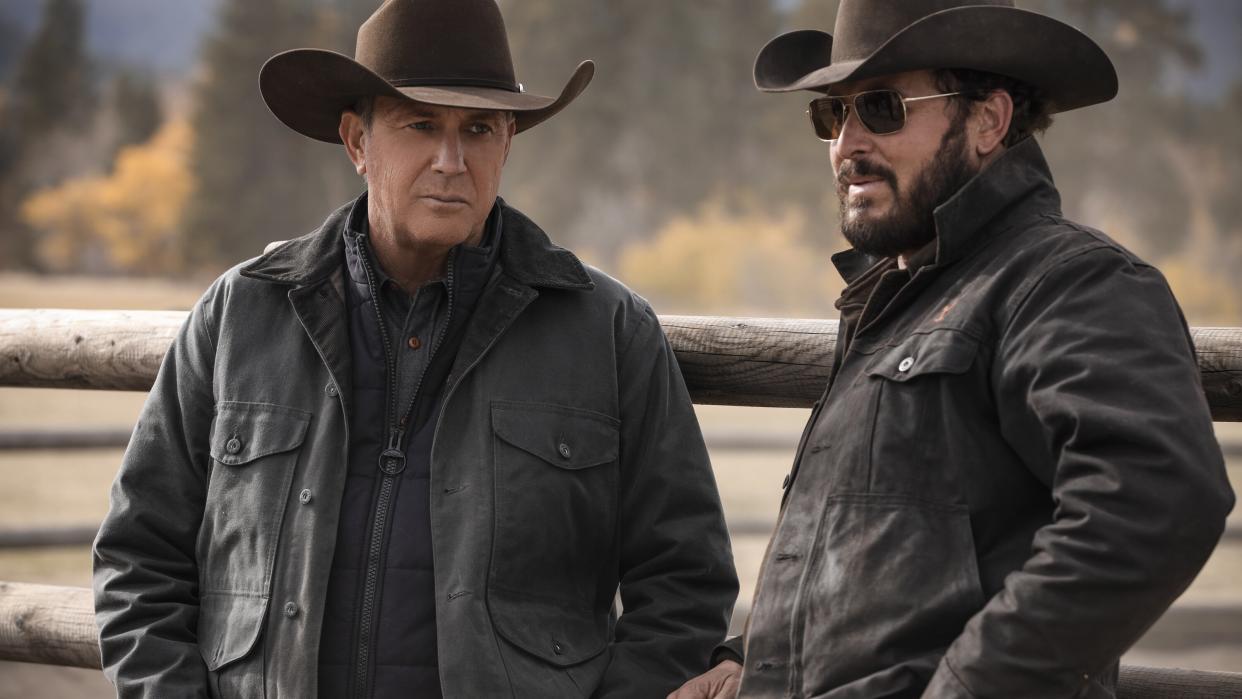  Kevin Costner and Cole Hauser in Yellowstone. 