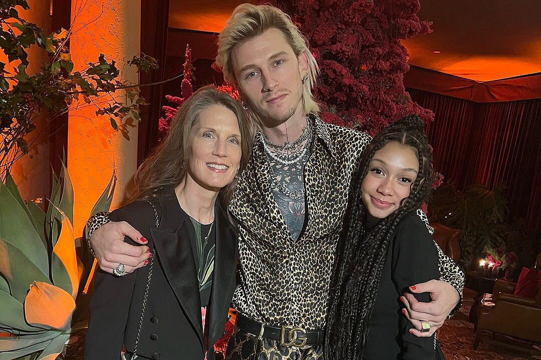 Machine Gun Kelly Poses with His Mom and His Daughter Casie in Sweet Family Christmas Photo