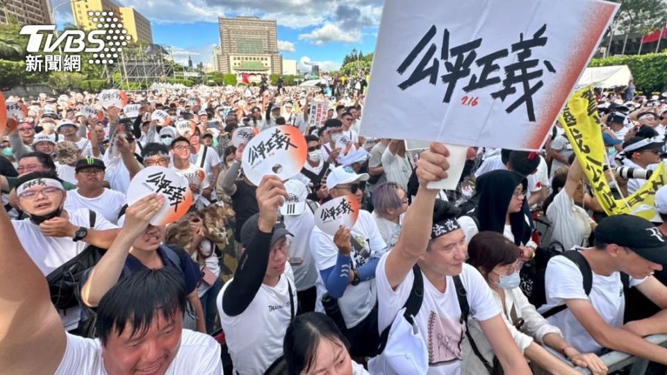 陳之漢、黃國昌號召凱道遊行，現場男性參與者比例高。（圖／TVBS）