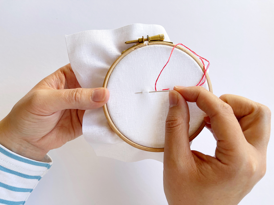 beginners guide to embroidery, how to do running stitch, step by step photos