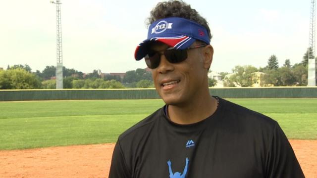 Roberto Alomar, Blue Jays stars host Sask. baseball camp