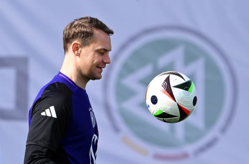 Germany goalkeeper Manuel Neuer takes part in a training session for the team at DFB Campus to prepare for the friendly matches against France and Netherlands. Arne Dedert/dpa