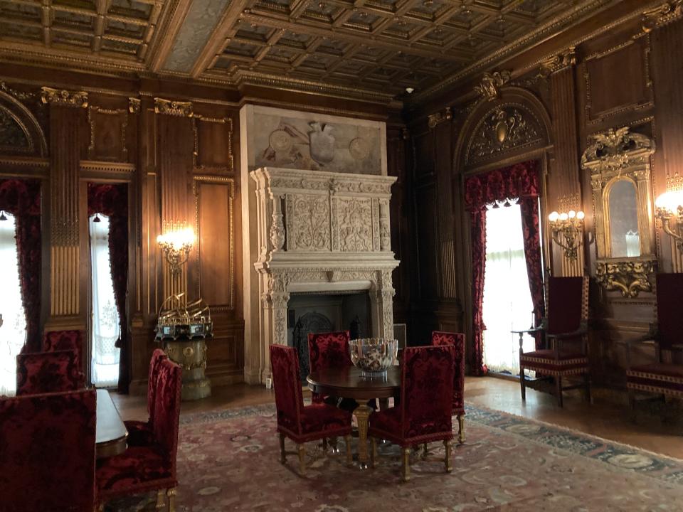 The dining room in the Vanderbilt mansion.
