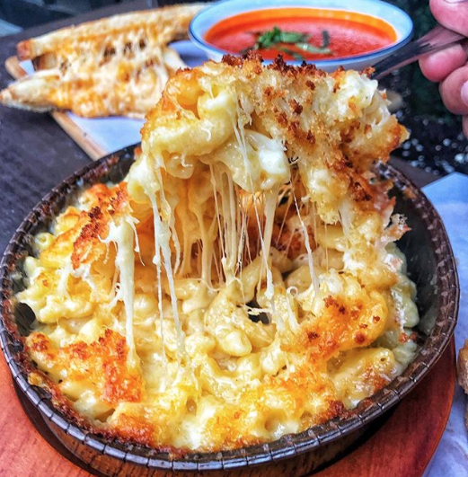 These National Mac & Cheese Day Deals Will Melt Your Heart