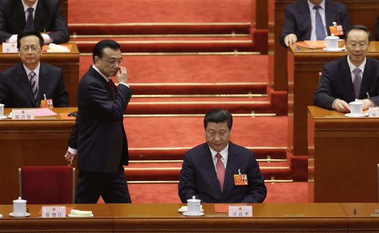 Li Keqiang, futuro premier y Xi Jinping, en el Parlamento