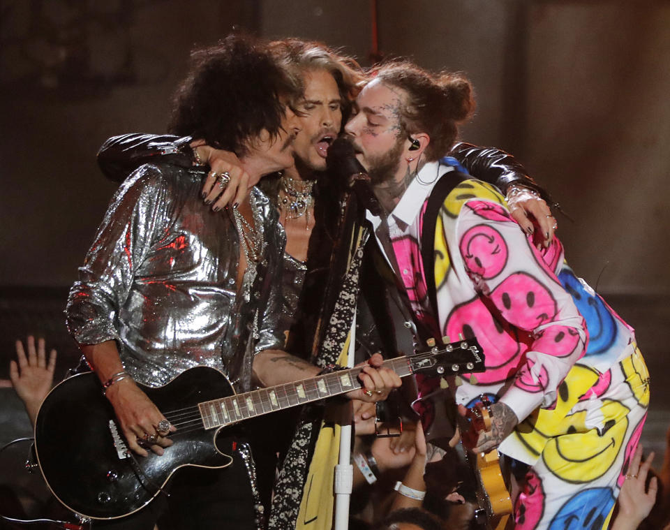 Post Malone performs with Joe Perry and Steven Tyler during the MTV Video Music Awards on Monday. (Photo: Lucas Jackson / Reuters)