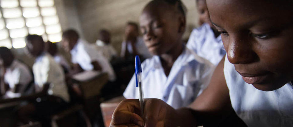 En République démocratique du Congo, deuxième pays francophone après la France, autour des « livres utiles », de nouveaux pays se positionnent comme l'Inde et l'Afrique du Sud. 
