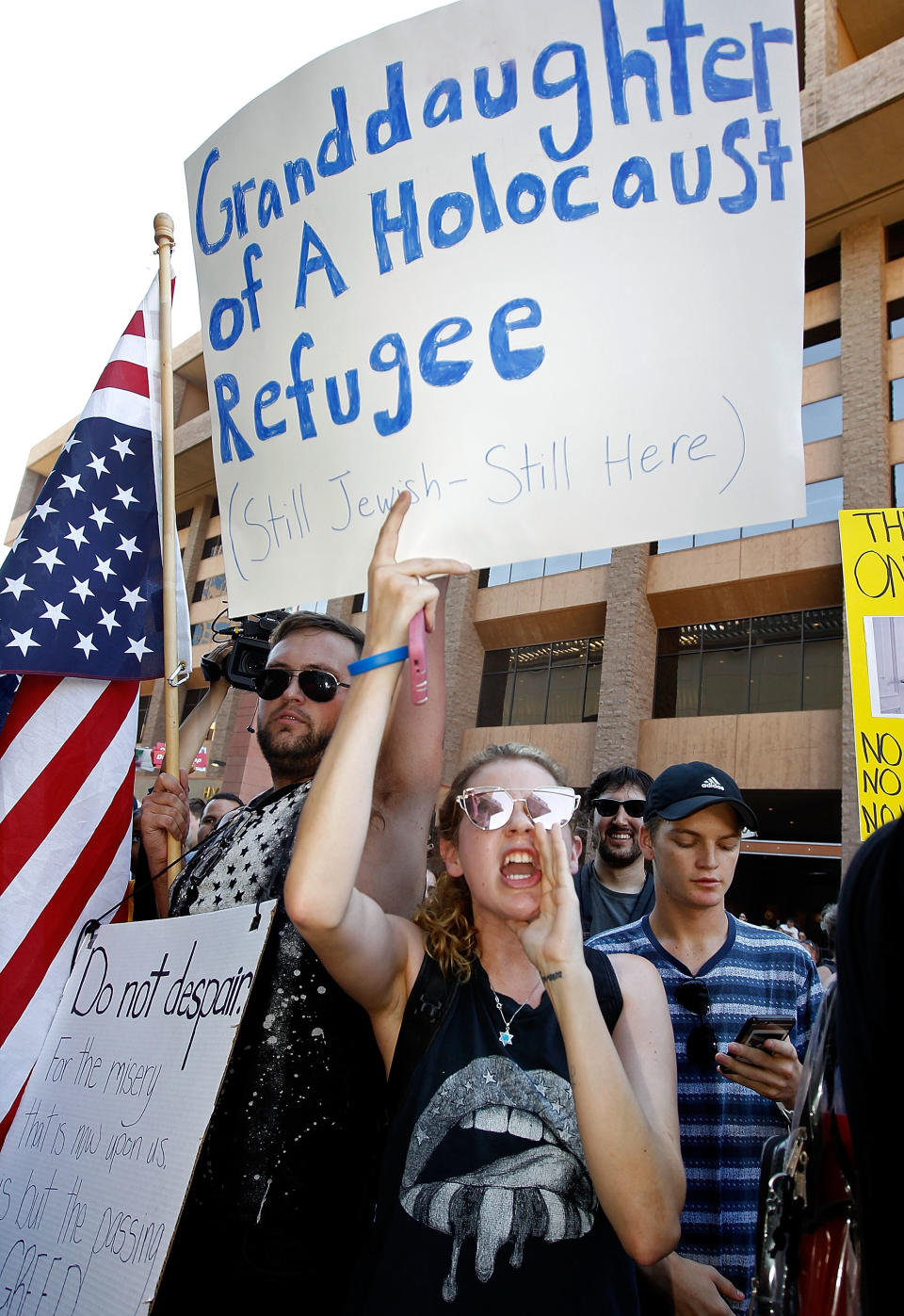 Trump rally in Phoenix draws protesters from both sides