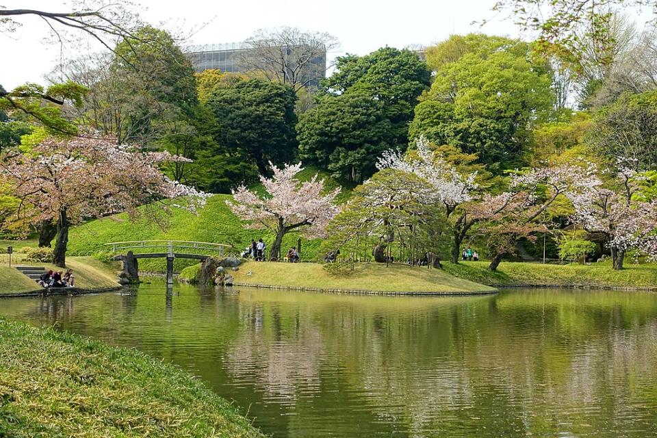 小石川後樂園 (Photo by Daderot, License: CC0, Wikimedia Commons提供)