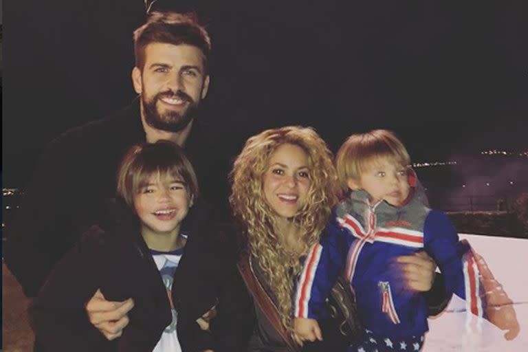 Con esta foto familiar, Shakira y Pipué le daban la bienvenida al 2018