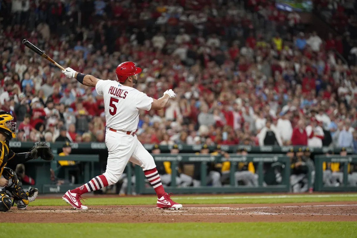 Pujols hits 701st career home run, connects for Cardinals