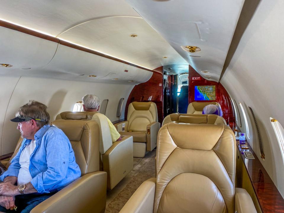 Set Jet Bombardier Challenger 850 Private Jet Flight