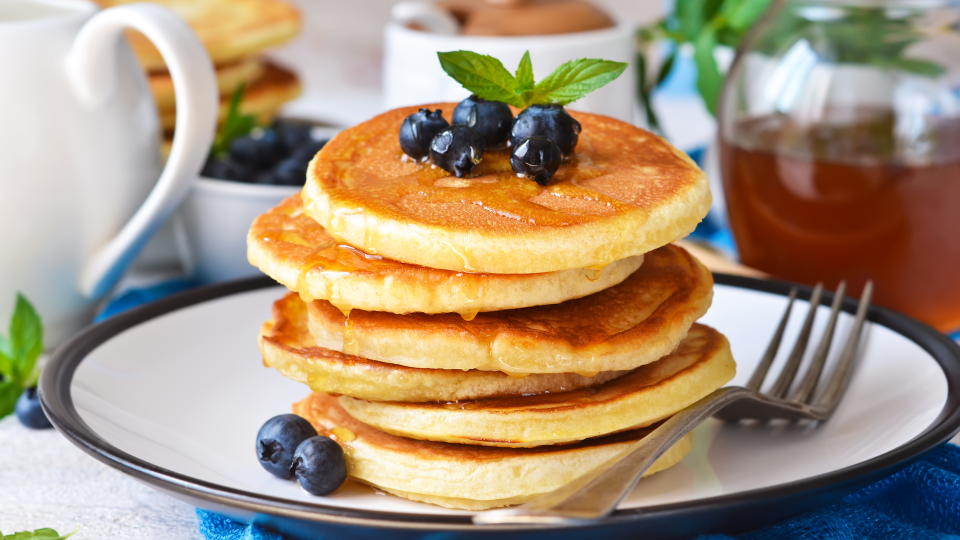 <p> If you've got a bit more time on the weekend, then pancakes might be the perfect morning meal - providing a versatile base to be dressed up with nutritious toppings like berries and honey. Protein pancakes, made by adding protein powder to the mix, can also help aid weight loss - with <a href="https://pubmed.ncbi.nlm.nih.gov/21546927/" rel="nofollow noopener" target="_blank" data-ylk="slk:research;elm:context_link;itc:0;sec:content-canvas" class="link ">research</a> showing that supplementing with the macronutrient reduces cravings and overeating. </p>