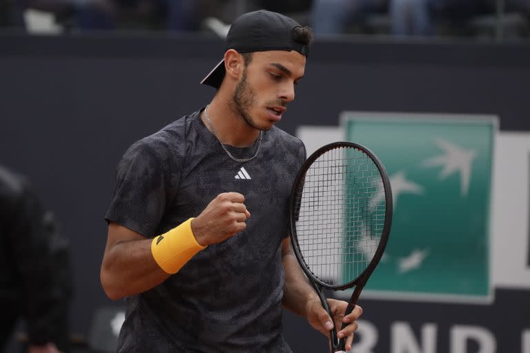 Francisco Cerúndolo juega este jueves en el cuarto encuentro en el estadio Simonne Mathieu en Roland Garros