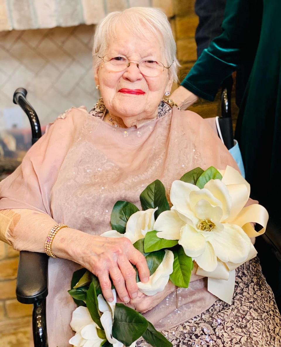 97-year-old great-great-grandmother acts as maid of honour at Christmas Eve wedding