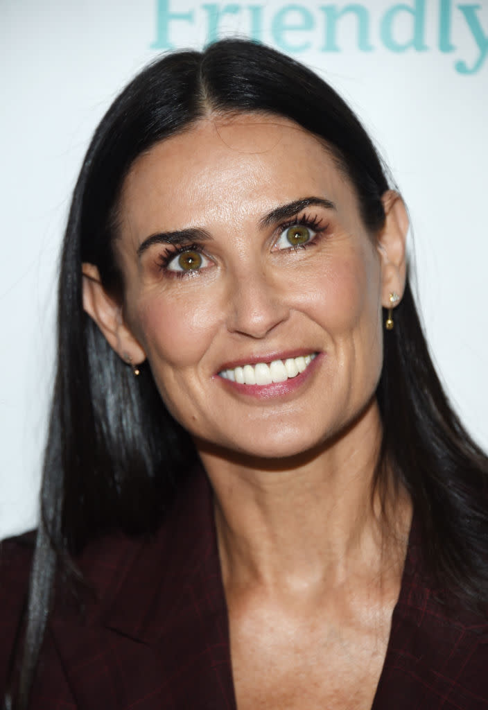 Cela ne saute peut-être pas au regard tout de suite, mais Demi Moore a les yeux vairons - c'est à dire de deux couleurs différentes. Il est vrai qu'en y regardant de plus près, on s'aperçoit en effet que l'oeil droit de l'actrice possède une nuance noisette, tandis que l'autre est vert. En terme scientifique, cette spécificité s'appelle l’hétérochromie. ©Amanda Edwards/WireImage