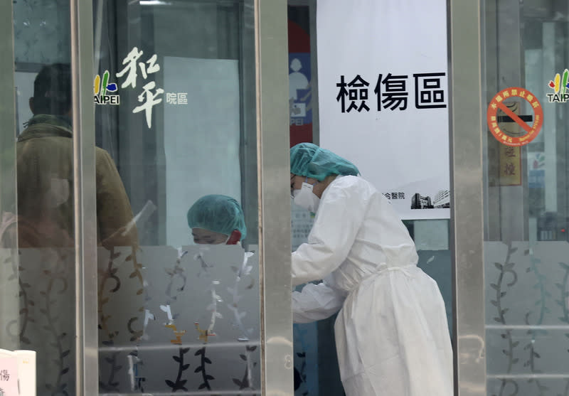 台灣護理人力嚴重短缺，尤其在新冠肺疫情後，更導致護理師大量流失。（中央社資料照）