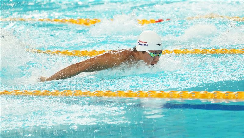 台灣好手王星皓200公尺混合式游出2分01秒30，預賽第一名晉級準決賽。（圖／大專體總提供）