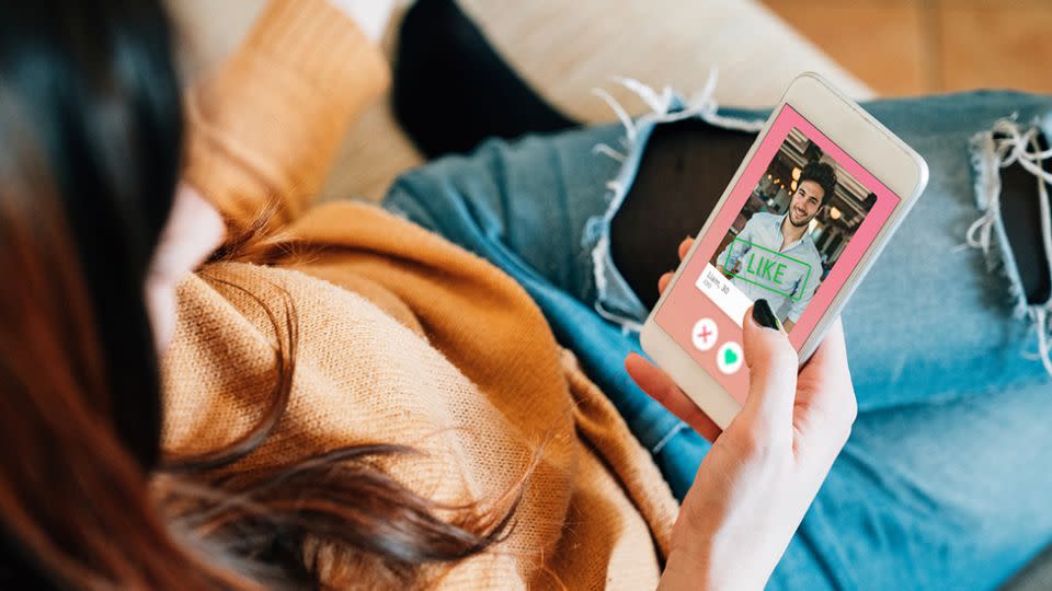 Ein bizarrer Anmachspruch im Zusammenhang mit Covid ist in diesem Jahr bei Tinder viral gegangen. Foto: Getty