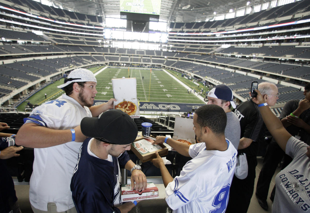 Mystery solved: Why Cowboys fans went full Black Friday when AT&T