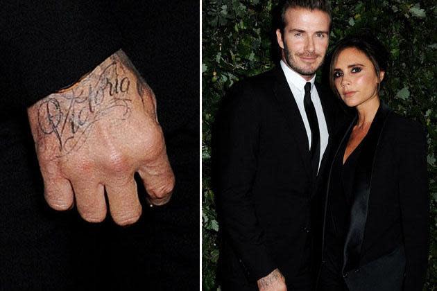 Mehr als 30 Tattoos hat David Beckham im Laufe seines Lebens schon angesammelt, eines der ganz besonderen Art findet sich auf dem Rücken seiner rechten Hand – dort prangt in verschnörkelten Lettern der Namen seiner Ehefrau Victoria. Sweet! (Bilder: Getty Images)