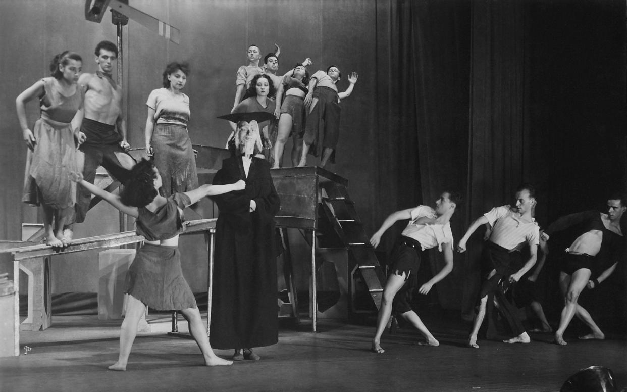 'Young Tramps', a dance theatre production staged as part of the FTP in 1936-7