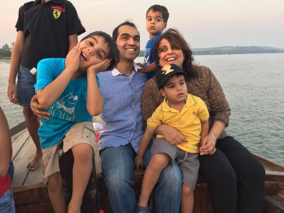 Roy de Souza and Aisha de Sequeira and children