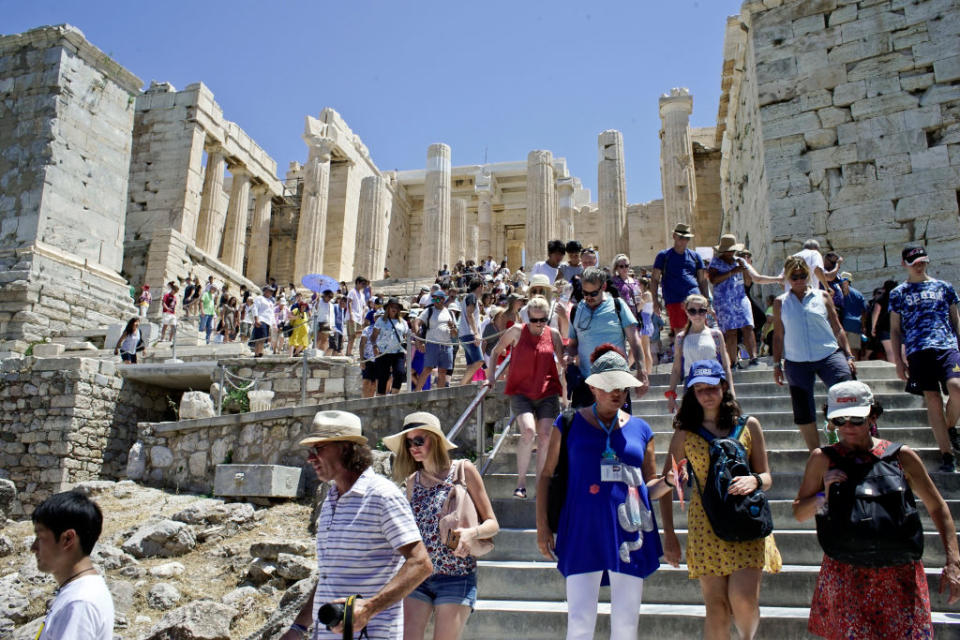 Tourist sites in Europe close amid scorching heatwave