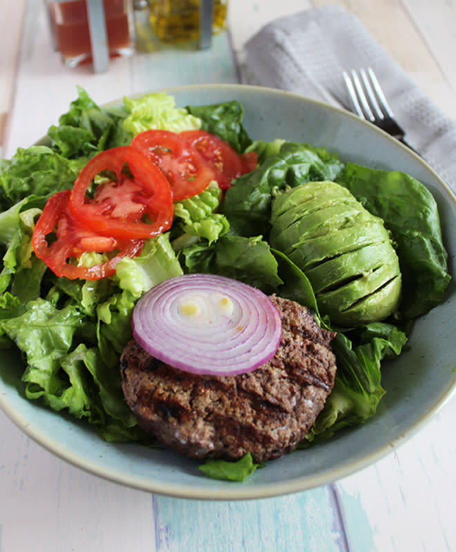 <p>Simple and Savory</p><p>Grilled burgers served without the roll in a bowl along with lettuce, onions, fresh tomatoes, and sliced avocado for a low-carb and filling meal to keep you going into the afternoon.</p><p><strong>Get the recipe:</strong><a href="https://simpleandsavory.com/california-burger-bowl-sundaysupper/" rel="nofollow noopener" target="_blank" data-ylk="slk:California Burger Bowl;elm:context_link;itc:0;sec:content-canvas" class="link "> <strong>California Burger Bowl</strong></a></p>