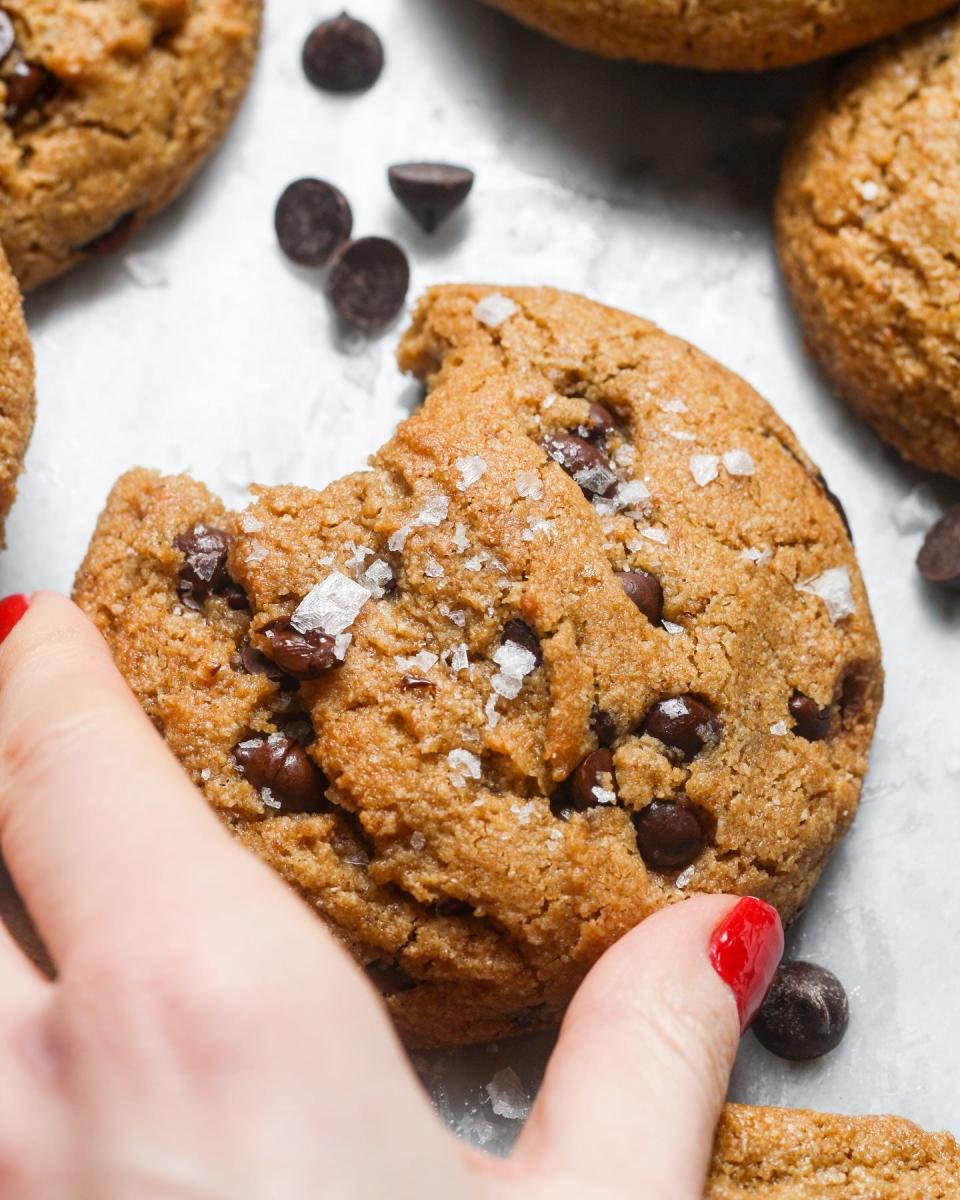 Sweet Addison’s cookies boast a grain-free, gluten-free, and soy-free recipe, crafted without refined sugar, artificial flavors, or preservatives.