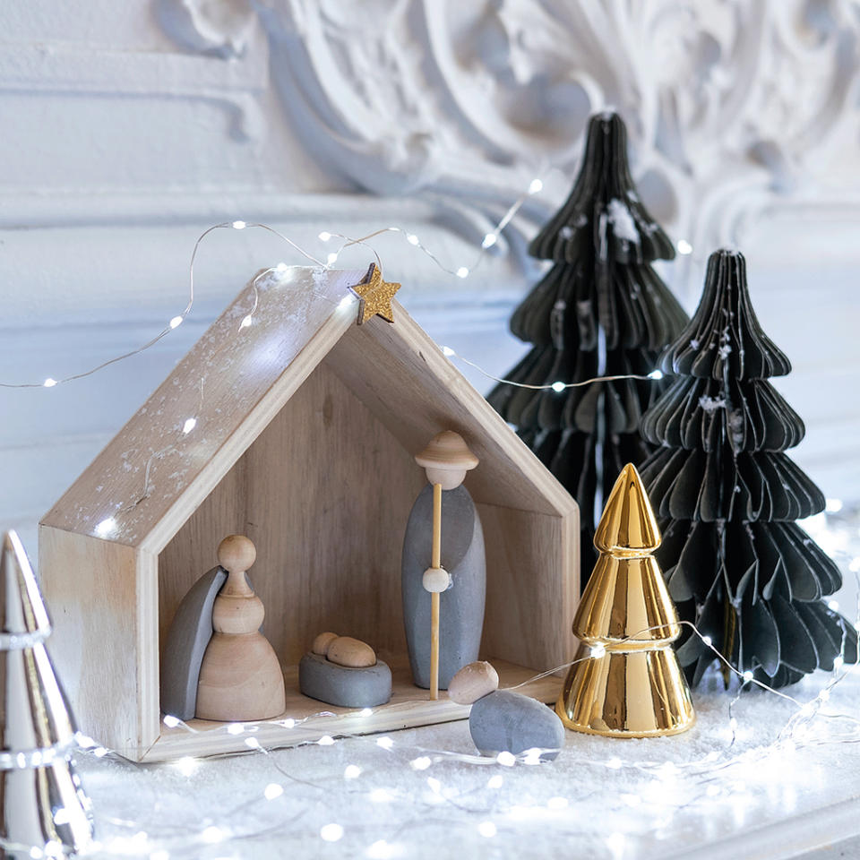 Crèche de Noël en bois