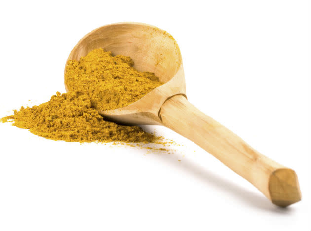 <b>Turmeric</b>: Turmeric contains curcumin, a constituent that protects the heart. It helps reduce the levels of bad cholesterol (LDL), bring down high blood pressure, prevent clotting and reduce the risk of heart attacks. Include a sprinkle of turmeric in your meats and masalas; it will bring you a host of good health.