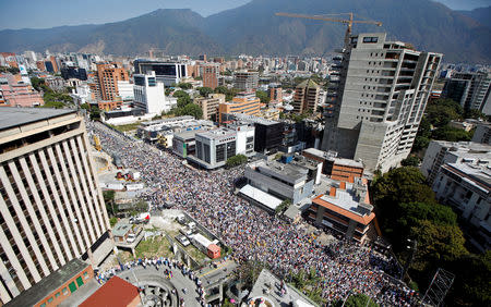 Opposition supporters take part in a rally against Venezuelan President Nicolas Maduro's government in Caracas, Venezuela February 2, 2019. REUTERS/Adriana Loureiro