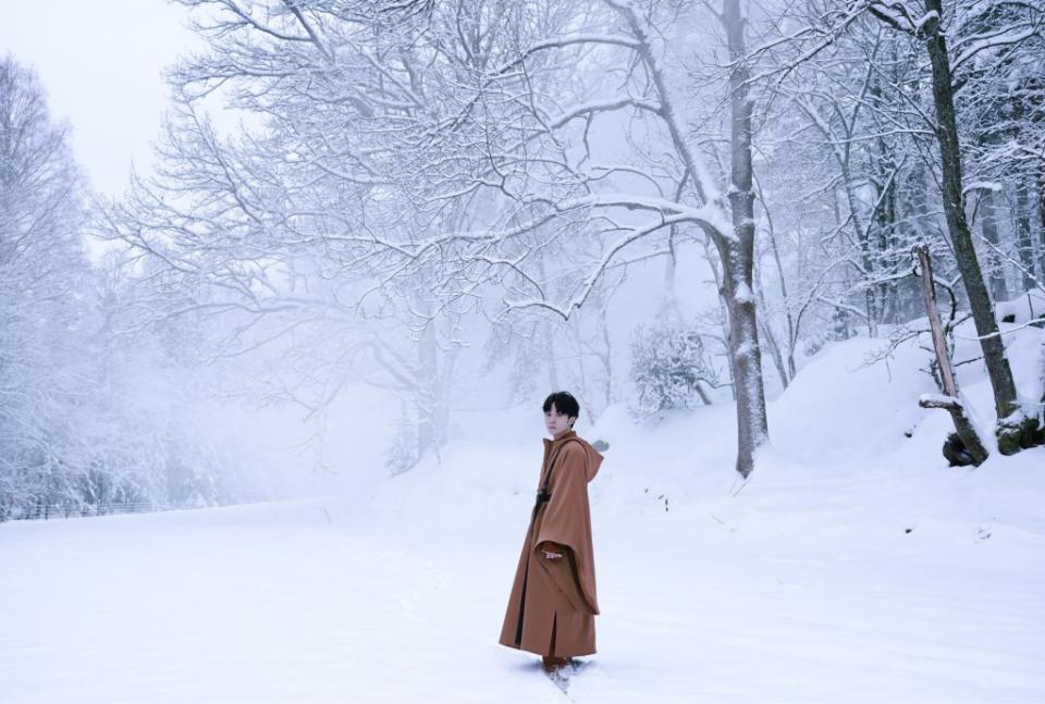 吳青峰攜手《冰雪奇緣2》主唱歐若拉零下20度雪地狂奔  被問「你的雙腳還有感覺嗎？」