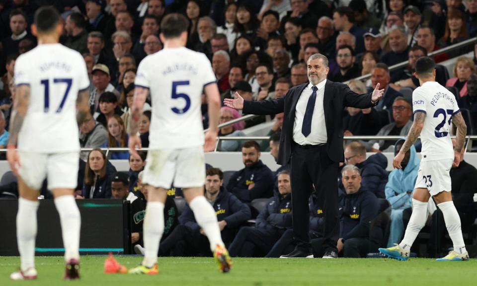 <span>Ange Postecoglou gestures towards his Tottenham players during the defeat to Manchester City.</span><span>Photograph: Julian Finney/Getty Images</span>