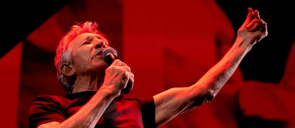 Pendant son concert à Berlin, Roger Waters portait une tenue évoquant celle d'un officier SS.  - Credit:ANNA KURTH / AFP