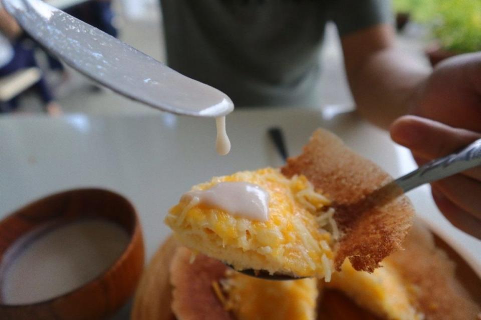 appam aunty - closeup of cream